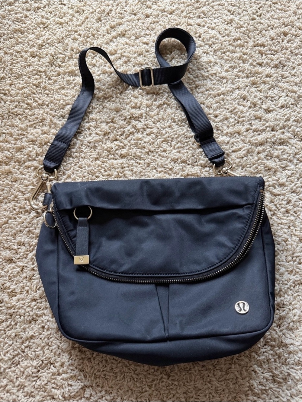 lululemon athletica Black Nylon Crossbody Bag with Silver Hardware